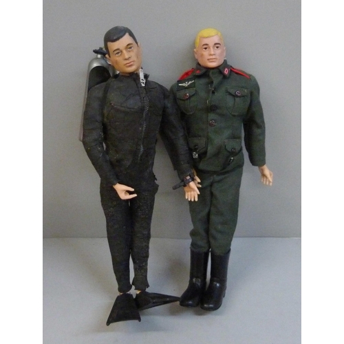 800 - Two vintage Action Man figures, dinghy and a collection of accessories