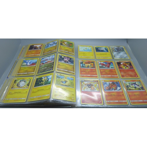 809 - A Pokemon card folder with 396 cards including holographic