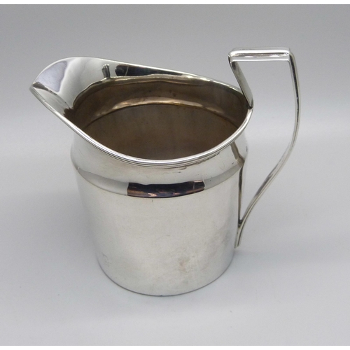 818 - A silver jug, Birmingham 1910, 95g