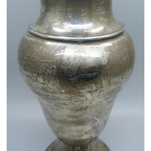 824 - A large silver shaker, with inscription dated 1945, 280g, 21cm