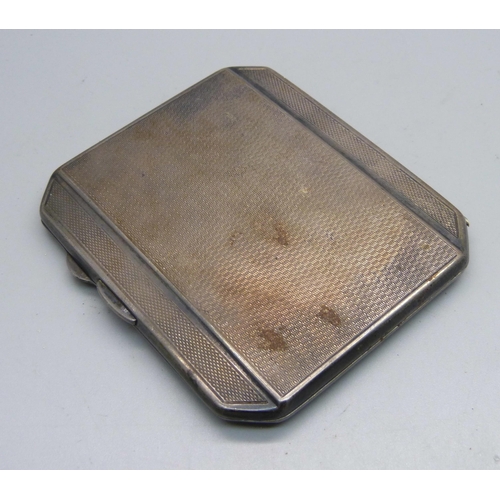 844 - A silver Art Deco cigarette case, 115g