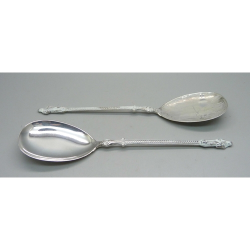 846 - A pair of Victorian silver apostle serving spoons, 110g, 21cm