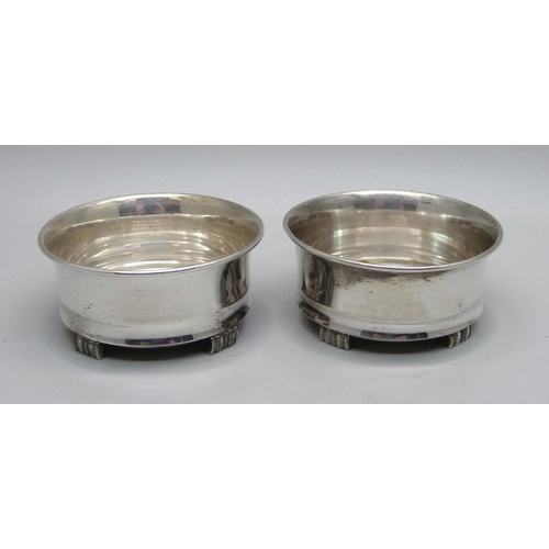 859 - A pair of Swedish 830 silver Arts and Crafts bowls/salts, 41g