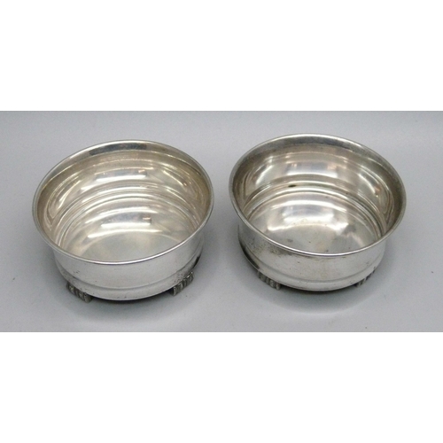 859 - A pair of Swedish 830 silver Arts and Crafts bowls/salts, 41g