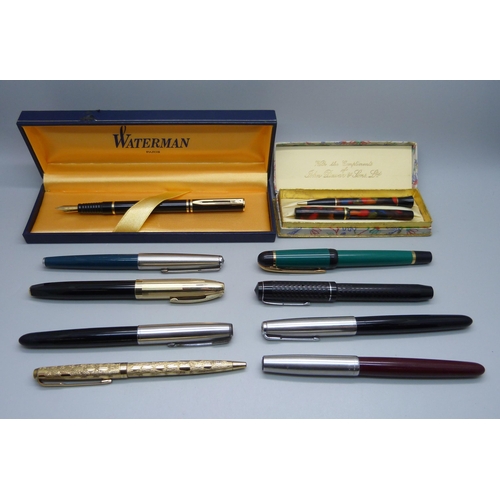 881 - A Conway Stewart Dinkie 540 set with 14ct gold nib, boxed, three Parker 51 fountain pens, all three ... 