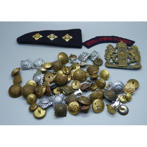 893 - Military uniform buttons, etc.