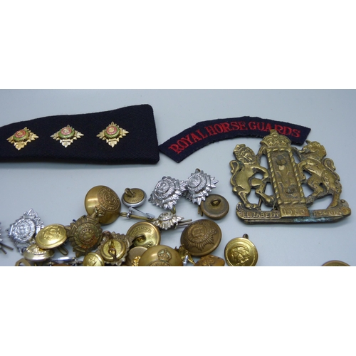 893 - Military uniform buttons, etc.