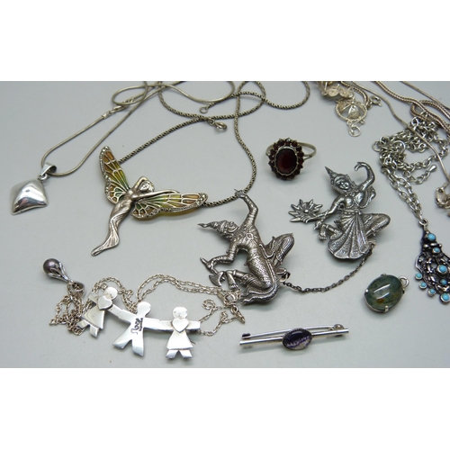 900 - Assorted silver jewellery including Blue John brooch and pendant, garnet ring, brooches, pendants, c... 