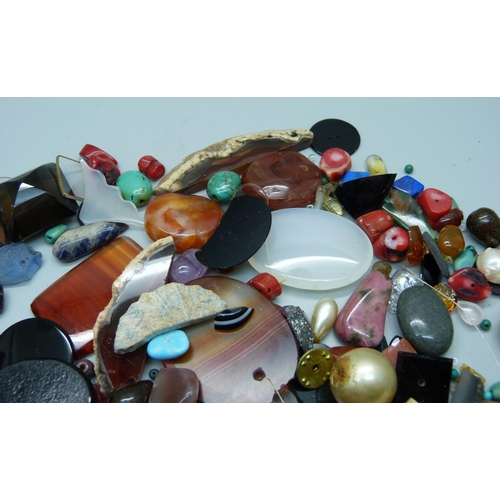 903 - Assorted gemstones