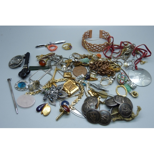 916 - A set of buttons, W. Dowler, Birmingham, rings, cufflinks, bangle and other jewellery