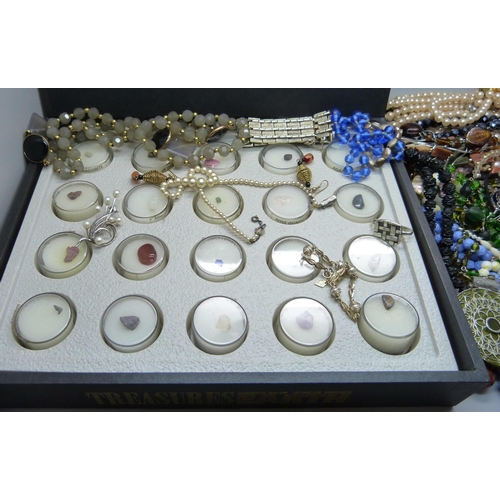 922 - Assorted bead necklaces including Murano and a boxed set of gemstones, Treasures of the Earth