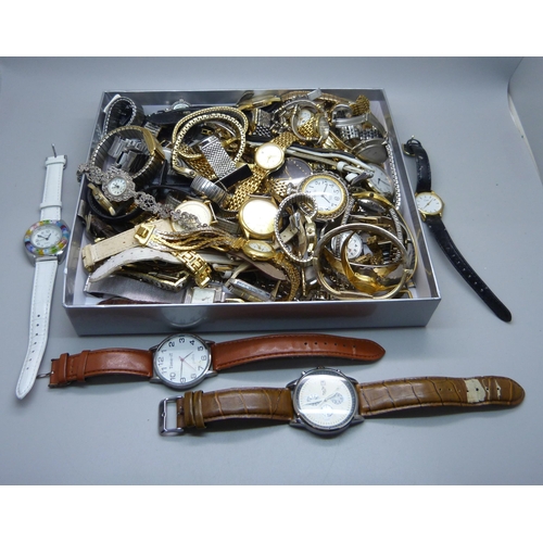 925 - A box of lady's and gentleman's wristwatches including Seiko, Accurist, Avia, etc.