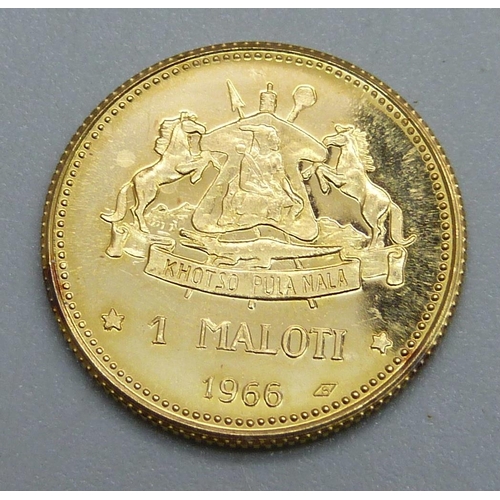 930 - A Lesotho 1966 Independence 1 Maloti gold coin, limited edition of 3500, .917 gold fineness, 3.9g