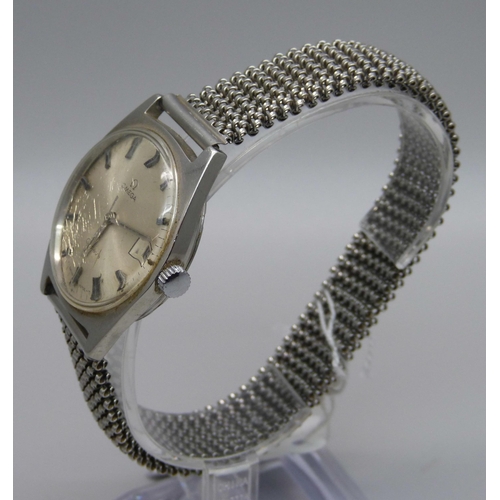 933 - A gentleman's Omega wristwatch with sweep second hand and date