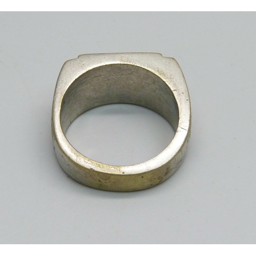 937 - A WWII related ring engraved Anzio 1944, size U