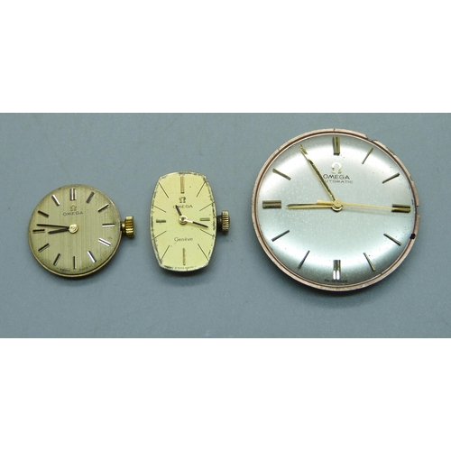 942 - Three Omega wristwatch movements including gentleman's automatic, dial 30mm