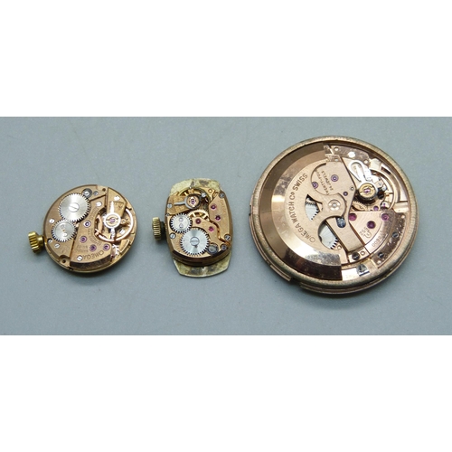 942 - Three Omega wristwatch movements including gentleman's automatic, dial 30mm