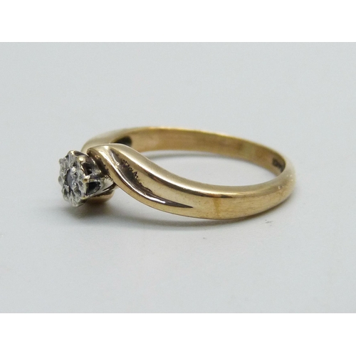 966 - A 9ct gold and diamond solitaire ring, 2.3g, I