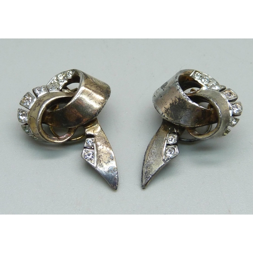 977 - A pair of paste set earrings