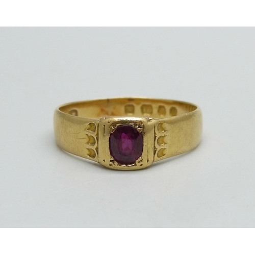 984 - A Victorian 18ct gold and ruby ring, London 1875, 3.5g, P