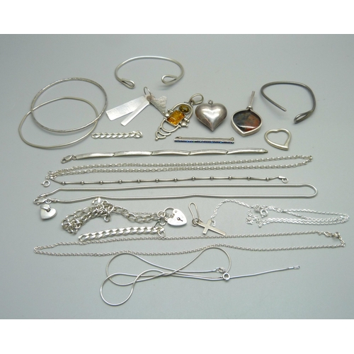 993 - Silver and white metal jewellery including a silver stone set pendant by Kupittaan Kulta with London... 