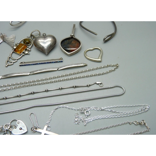 993 - Silver and white metal jewellery including a silver stone set pendant by Kupittaan Kulta with London... 