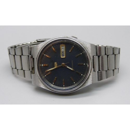 996 - Two Seiko wristwatches; a Bell-Matic day/date and a Seiko 5 day/date