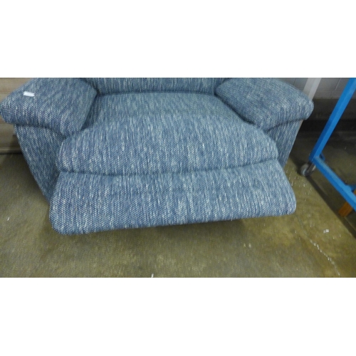 1471 - A blue hopsack reclining love seat