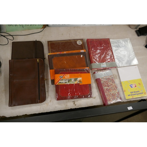 2363 - 2 Large and 1 small photo album and 2 portfolio cases