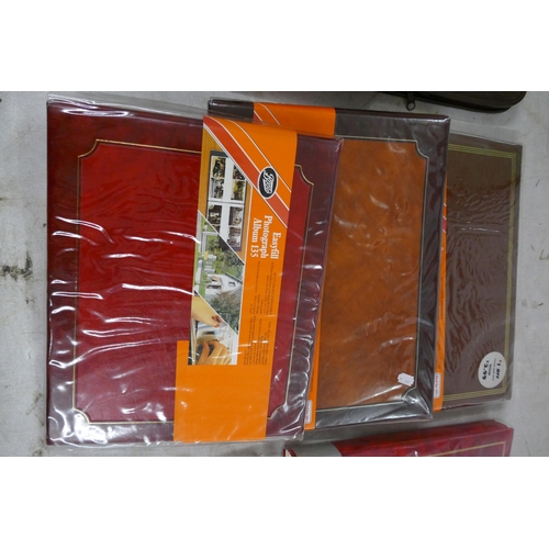 2363 - 2 Large and 1 small photo album and 2 portfolio cases