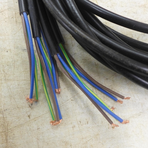 2068 - 5 x 240v leads with molded on plug