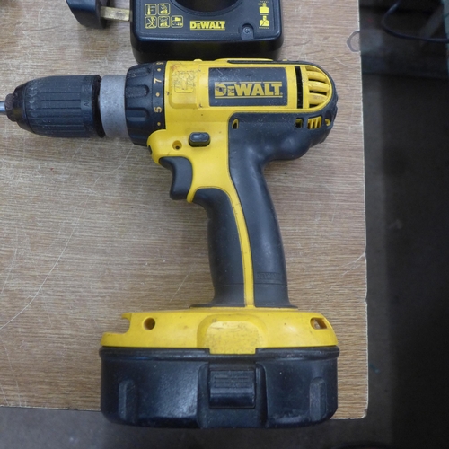 2089 - A collection of Dewalt power tools including DC725, DC756, DC727 power drills, DC528 flashlight atta... 