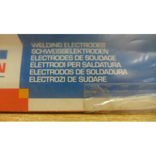 2105 - An Oerlikon 140 piece welding electrode set