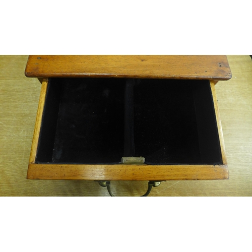 2135 - A set of wooden desk top drawers