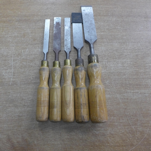 2148 - A set of five Marples wood chisels