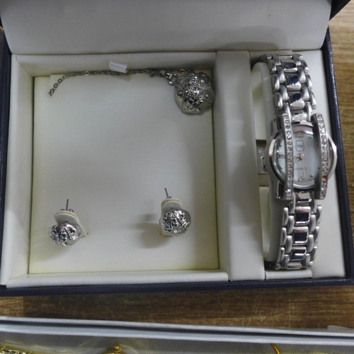 2154 - 5 Boxed watches including a gent's Skeleton watch