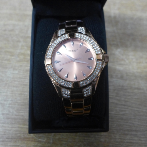 2159 - A Sekonda Seksy rose gold and pink ladies wristwatch