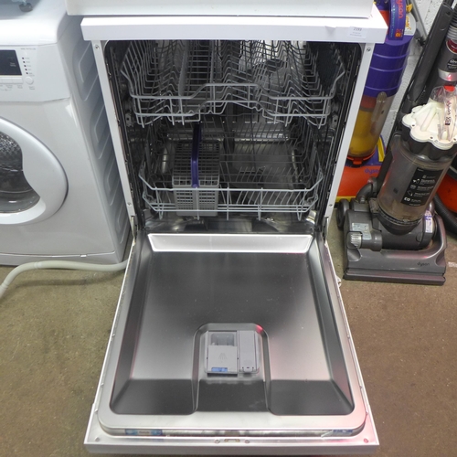 2193 - A Beko free standing dishwasher - model DVN04X20W