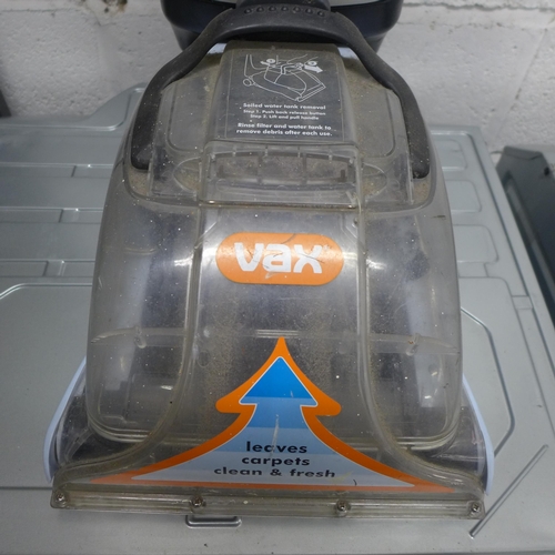 2204 - A Vax Rapide Spruce carpet cleaner