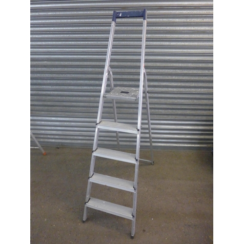 2231 - Three aluminium step ladders