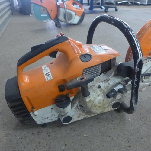 2238 - A Stihl T5400 stone cutter - W