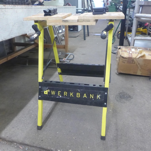 2260 - A Werkbank folding workbench