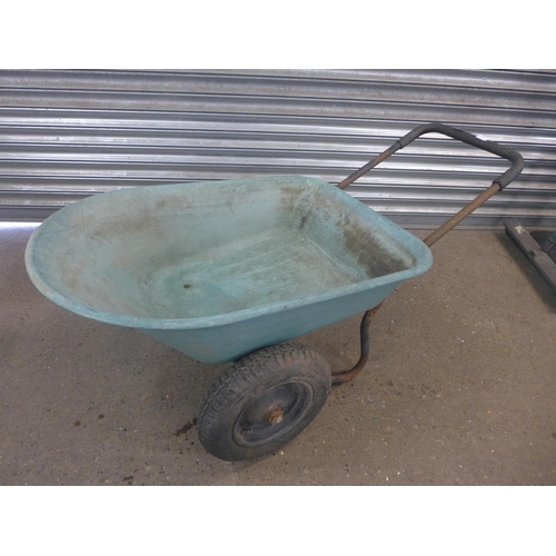 2270 - A plastic wheelbarrow