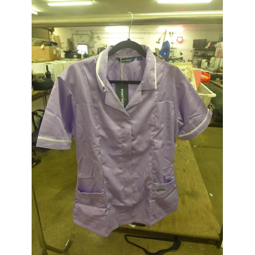 2285 - A quantity of 24 size small lilac women's classic tunics