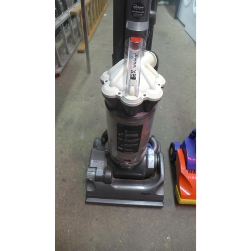 2191 - 2 Dyson upright vacuum cleaners - DC33 and DC01