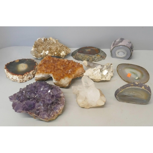 319 - A box of mineral samples and geodes