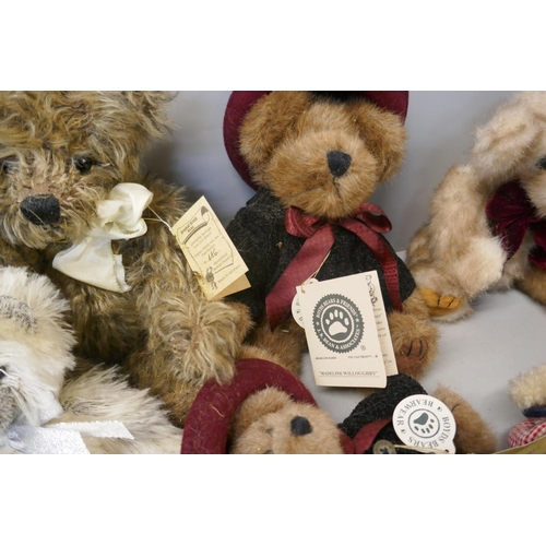 333 - Eleven Teddy bears including Canterbury, Boyds and Robin Rive