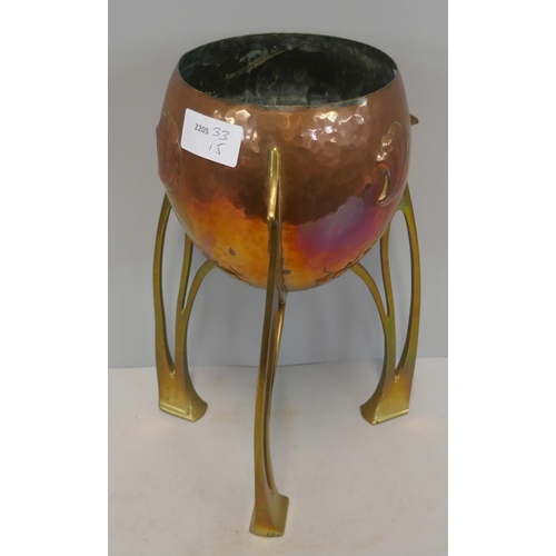 337 - A Secessionist movement Jugendstil brass and copper jardiniere on stand, c1910,