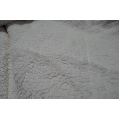 3040 - Mon Chateau Faux Fur and Sherpa Grey Diamond Blanket (312-802)  * This lot is subject to vat