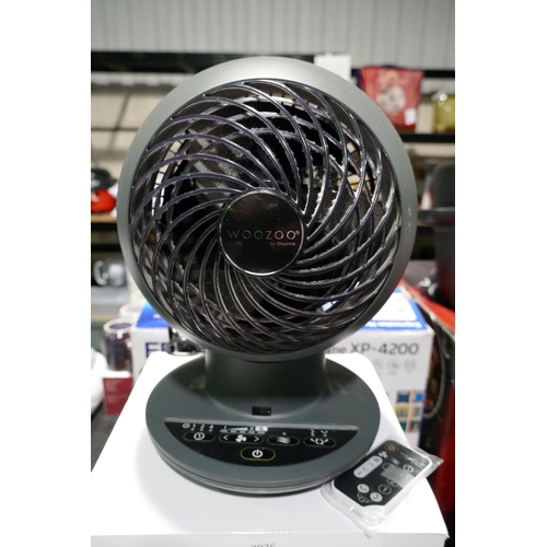 3076 - Iris Woozoo Grey Desk Fan with Remote  (309-304)   * This lot is subject to vat